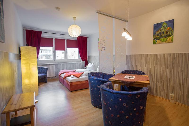 H&H Apartments Im Herzen Der Stadt Teilweise Mit Balkon Ruhig Zentral Modern Mit Kueche Greifswald Bagian luar foto