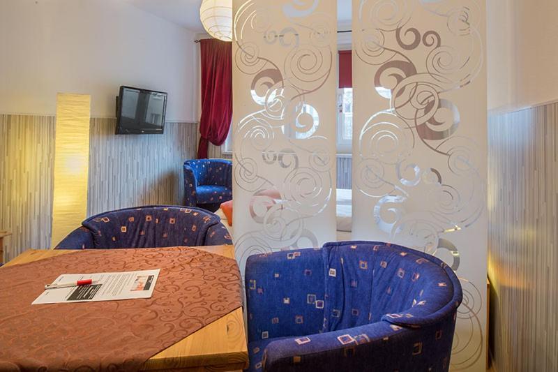 H&H Apartments Im Herzen Der Stadt Teilweise Mit Balkon Ruhig Zentral Modern Mit Kueche Greifswald Bagian luar foto