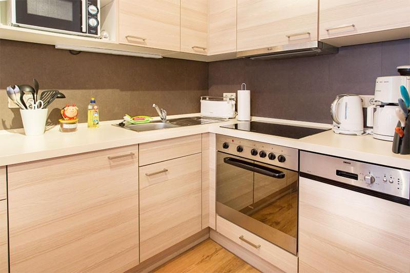 H&H Apartments Im Herzen Der Stadt Teilweise Mit Balkon Ruhig Zentral Modern Mit Kueche Greifswald Bagian luar foto