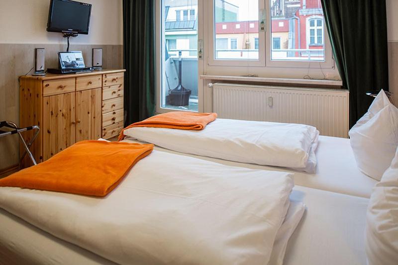 H&H Apartments Im Herzen Der Stadt Teilweise Mit Balkon Ruhig Zentral Modern Mit Kueche Greifswald Bagian luar foto