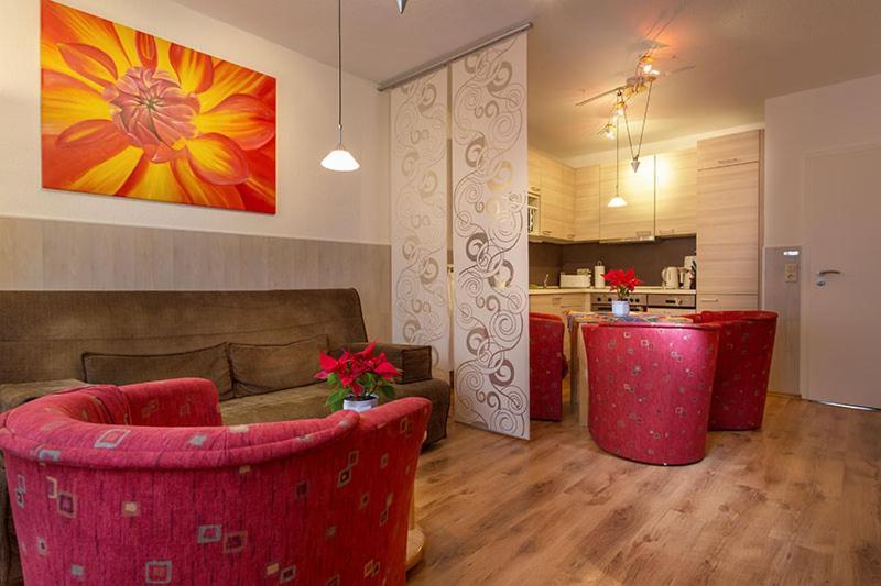 H&H Apartments Im Herzen Der Stadt Teilweise Mit Balkon Ruhig Zentral Modern Mit Kueche Greifswald Bagian luar foto